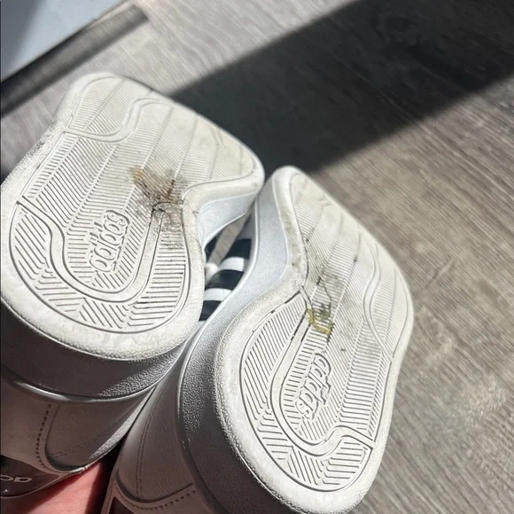 Adidas Classic White and Black Sneakers - Picture 4 of 6